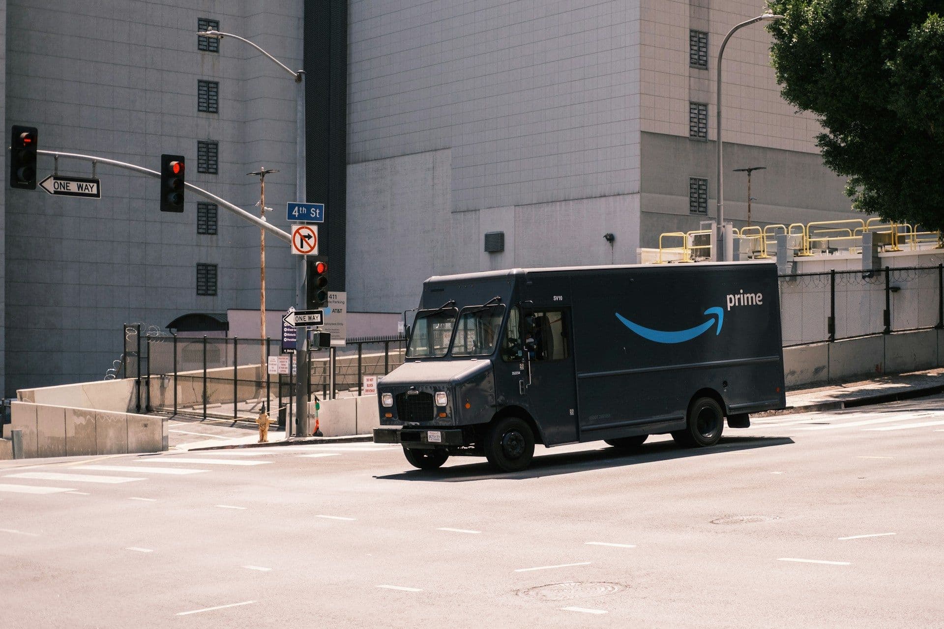 Protecting Your Deliveries: Is Your F&B Stock Covered While In Transit?